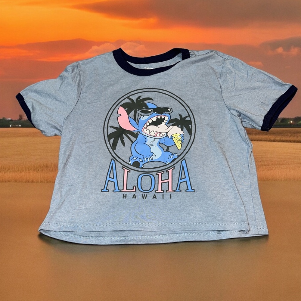 Disneys Stitch Cropped Short (m)